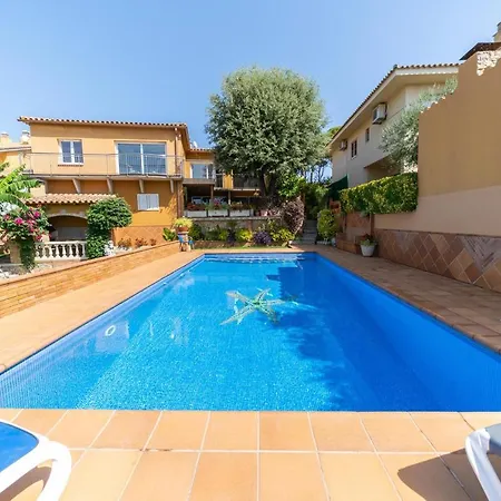 Esperanza Villa *